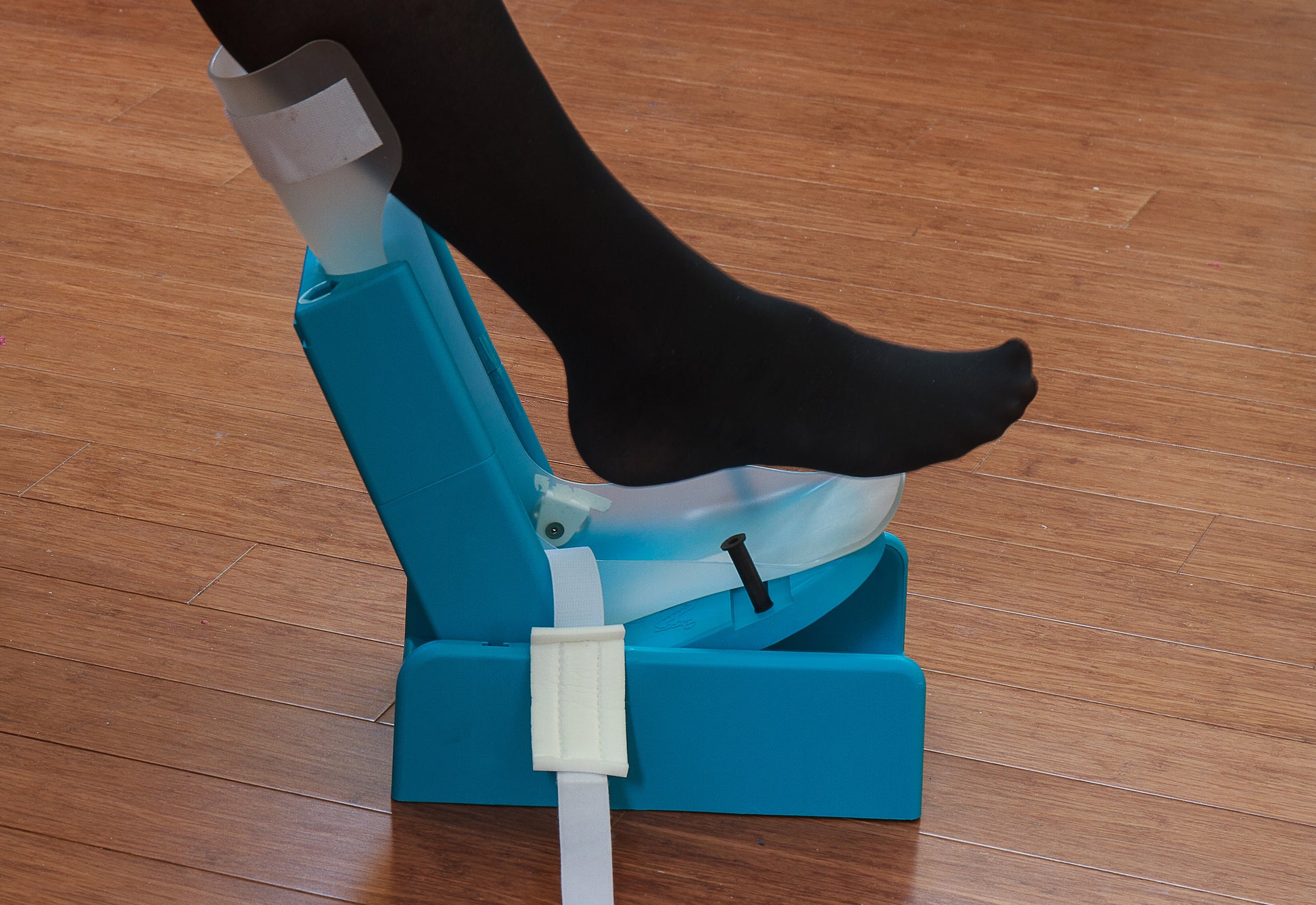 person's leg in AFO platform