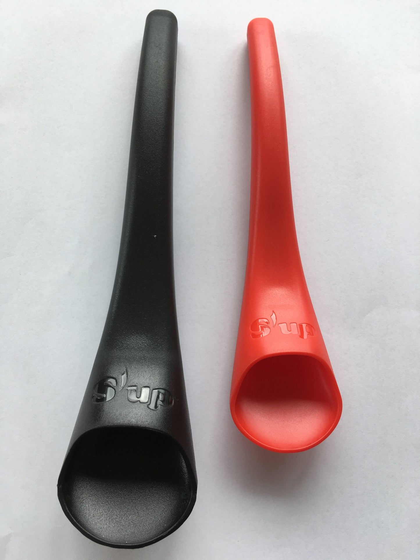 S'up | A Spoon for Shaky Hands in black and red mini from AskSAMIE