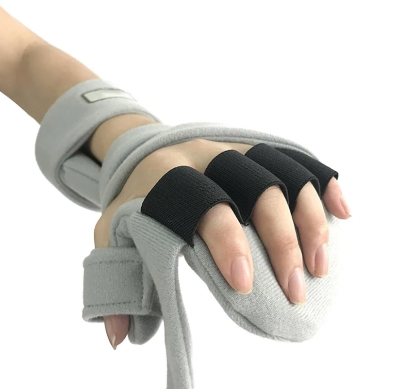 up close of fingers on splint