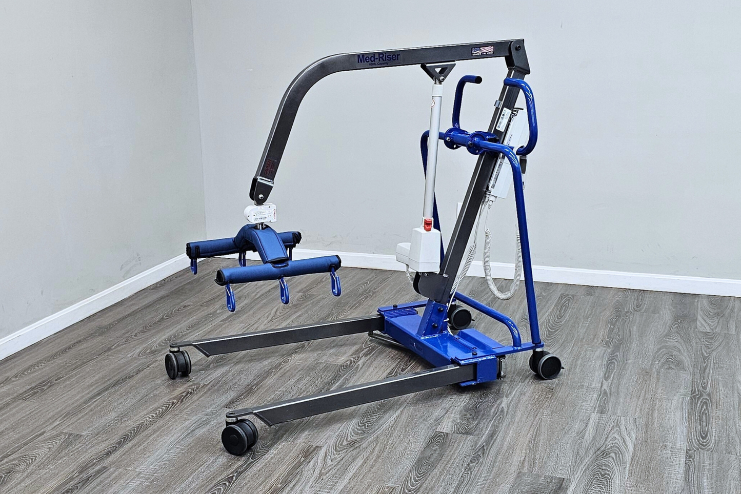 Med-Mizer MedRiser 600 electric patient lift Med-Mizer - AskSAMIE: Answers for Accessibility
