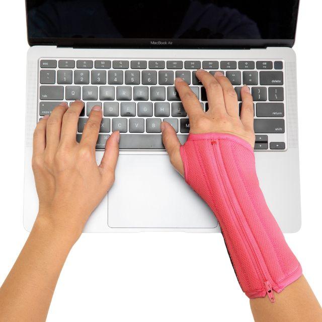 Breathe Wrist Brace by Grace & Able: Stability & Support Grace & Able - AskSAMIE: Answers for Accessibility