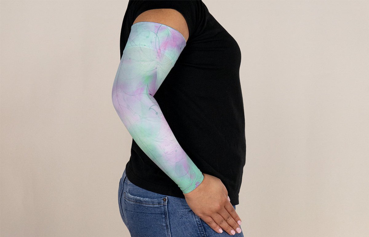 Compression Arm Sleeve for Lymphedema and Swelling | Luna Arm Sleeve LympheDIVAS - AskSAMIE: Answers for Accessibility