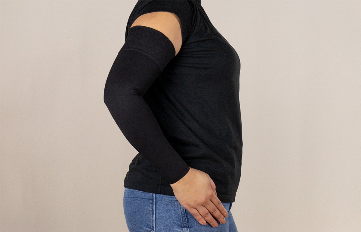 Compression Arm Sleeve for Lymphedema and Swelling | Onyx Arm Sleeve LympheDIVAS - AskSAMIE: Answers for Accessibility