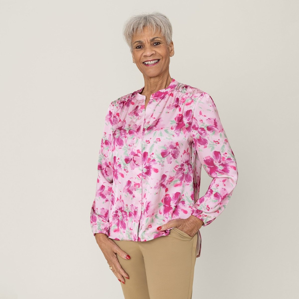 Everyday Magnetic Button Blouse for Women Joe & Bella - AskSAMIE: Answers for Accessibility